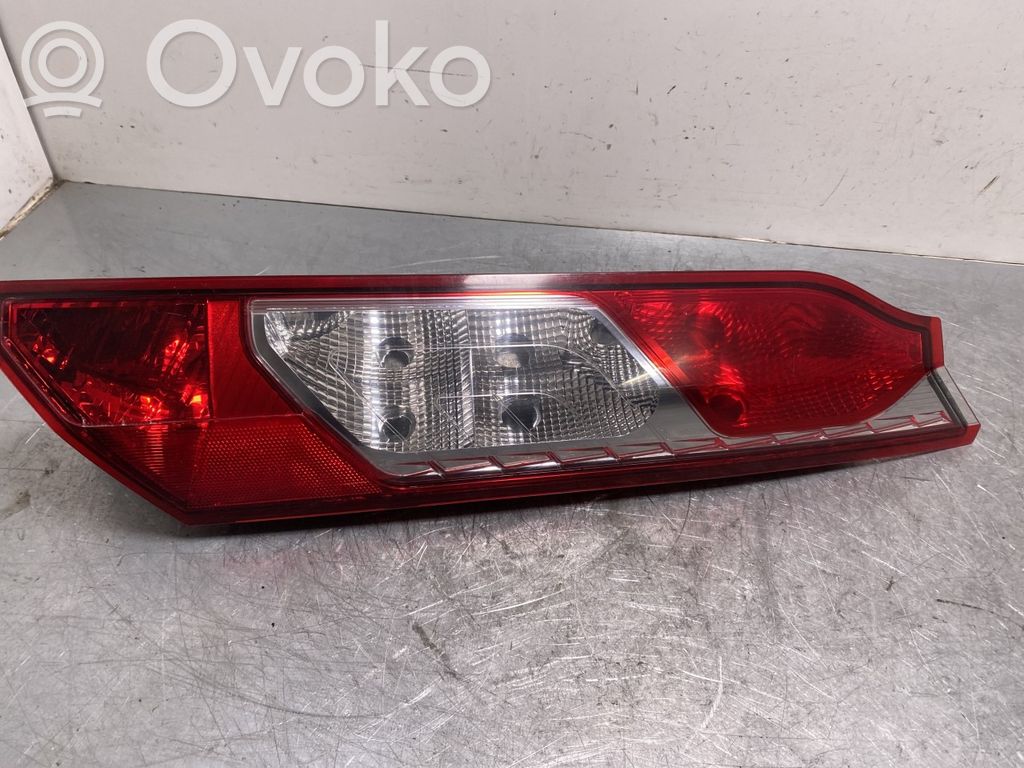 Ford Transit -  Tourneo Connect Aizmugurējais lukturis virsbūvē 