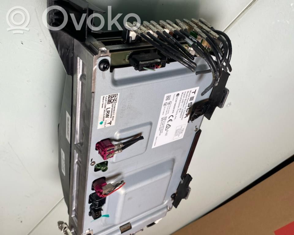 Tesla Model 3 Pastovaus greičio (cruise) valdymo blokas 
