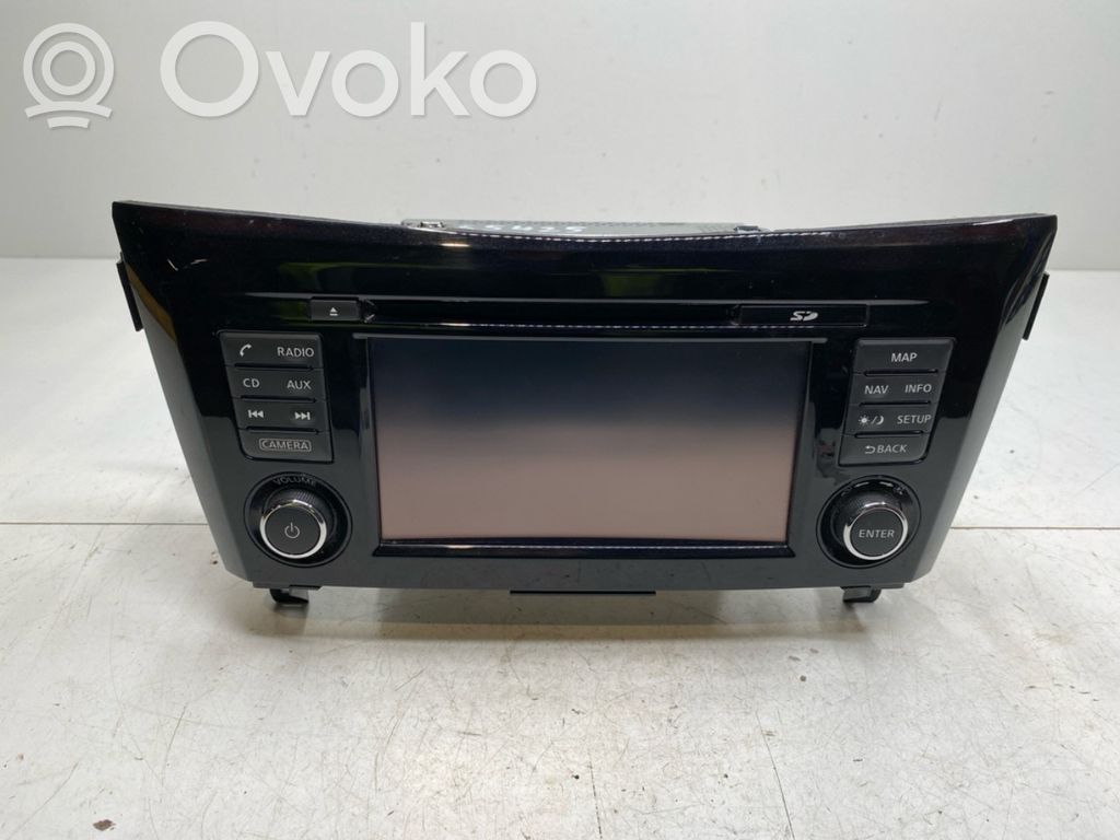 Nissan Qashqai Panel / Radioodtwarzacz CD/DVD/GPS 