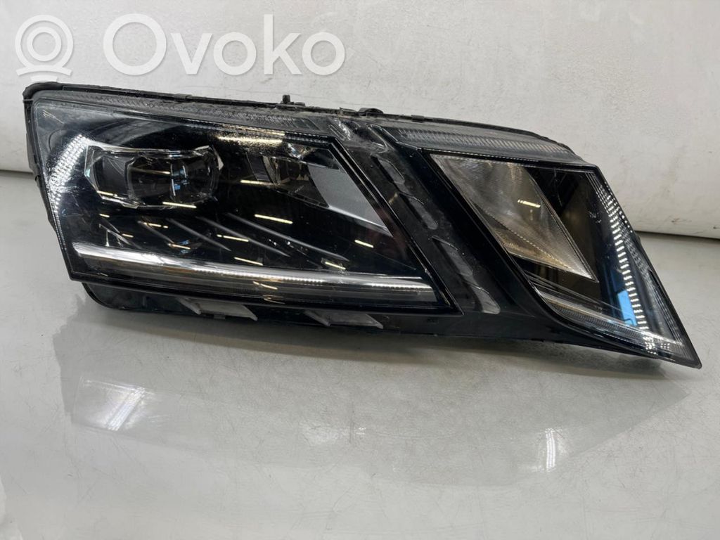 Skoda Octavia Mk4 Headlight/headlamp 