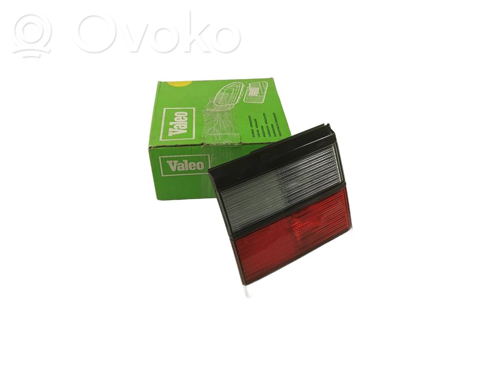 Volkswagen PASSAT B3 Tailgate rear/tail lights 