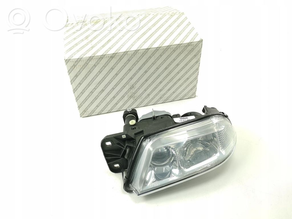 Alfa Romeo 166 Lampa przednia 