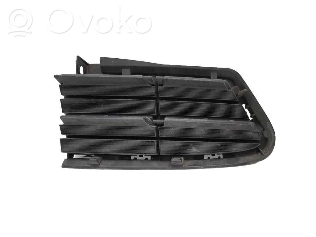 Toyota RAV 4 (XA40) Grilă inferioară bară față 