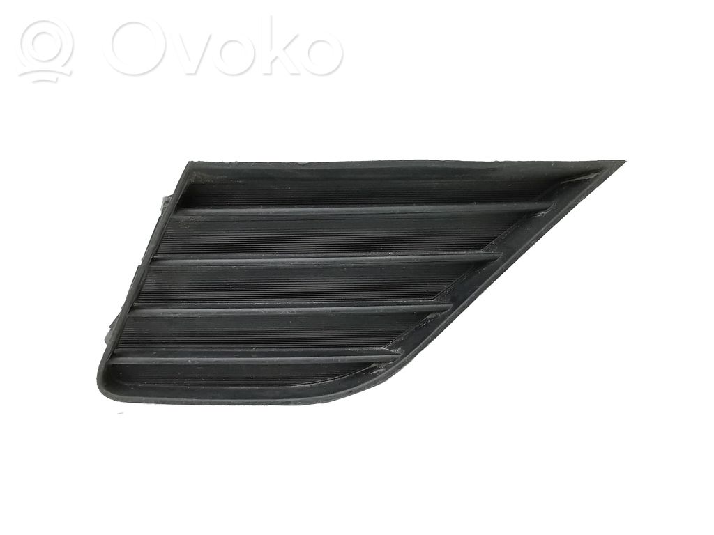 Toyota Avensis T270 Grilă inferioară bară față 