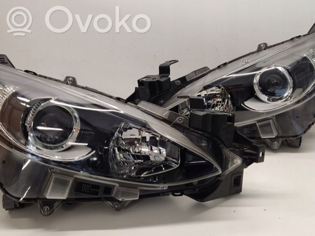 Mazda 3 II Scheinwerfer 
