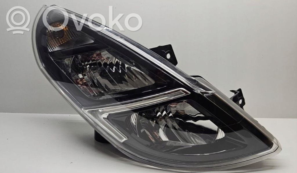 Opel Movano B Lampa przednia 