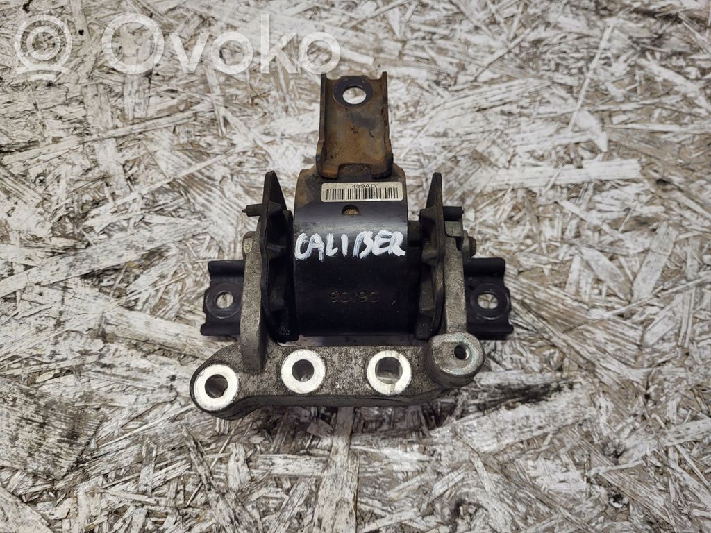 Jeep Compass Engine mount bracket 