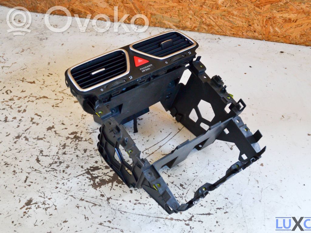 Volkswagen Scirocco Rejilla de ventilación central del panel 