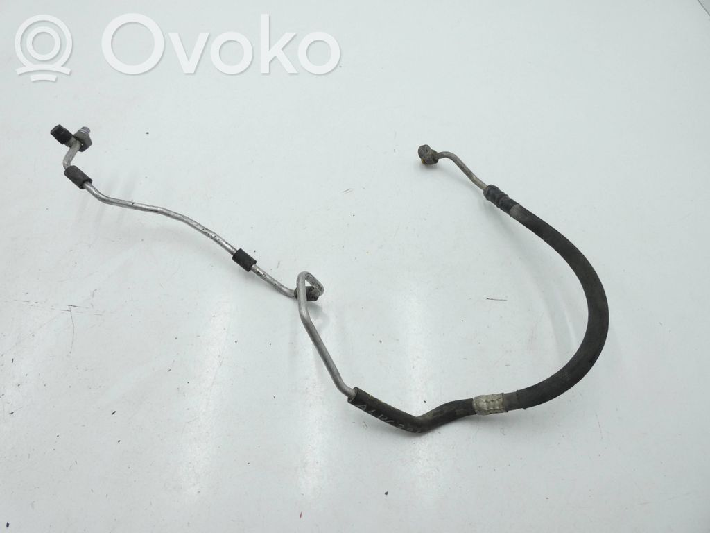 Audi A4 S4 B6 8E 8H Ilmastointilaitteen putki (A/C) 