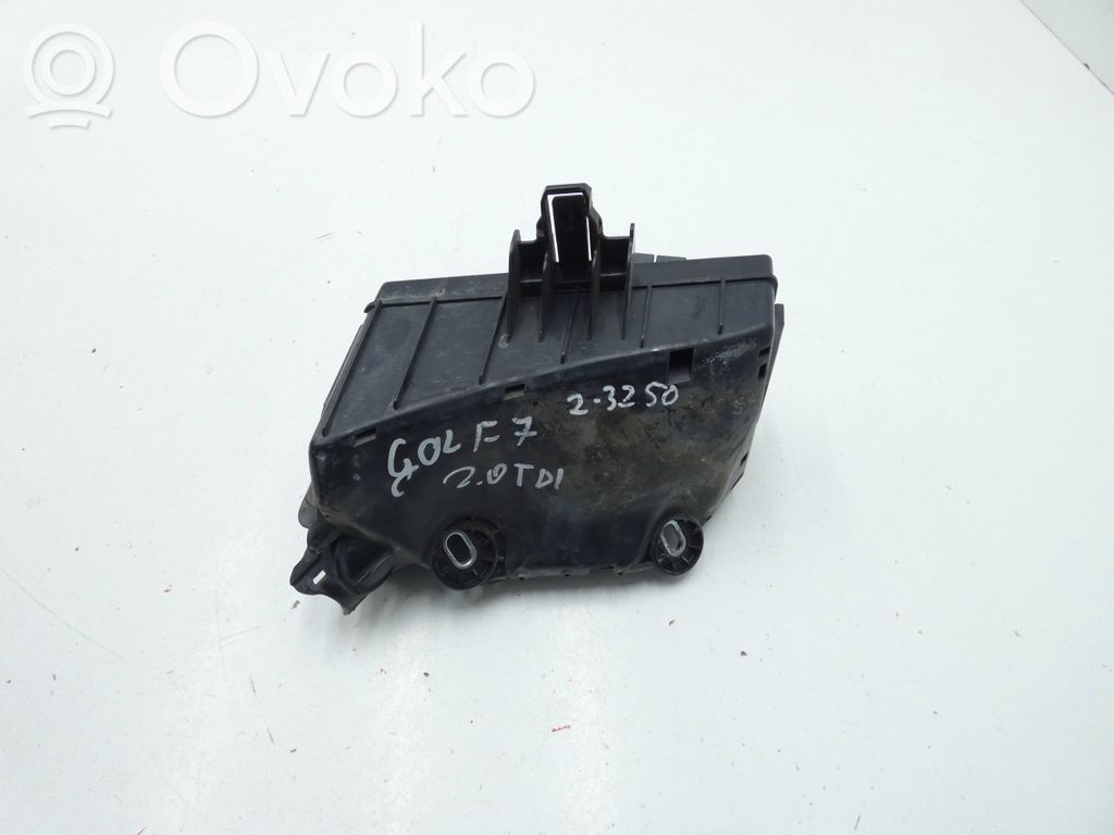 Volkswagen Golf VII Set cutie siguranțe 