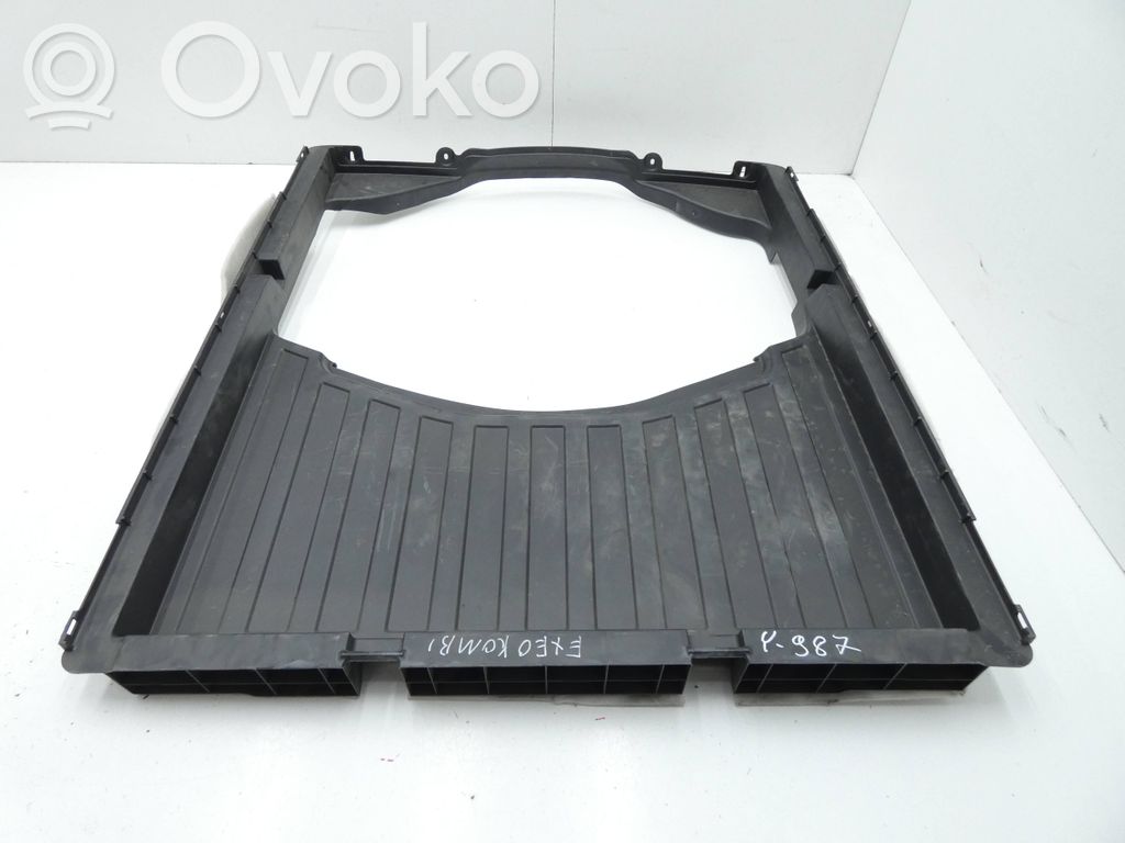 Seat Exeo (3R) Vararenkaan osion verhoilu 