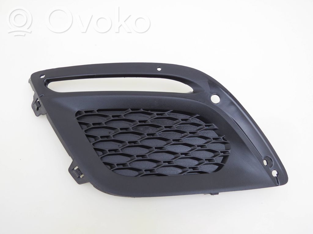 Volvo XC60 Rejilla inferior del parachoques delantero 