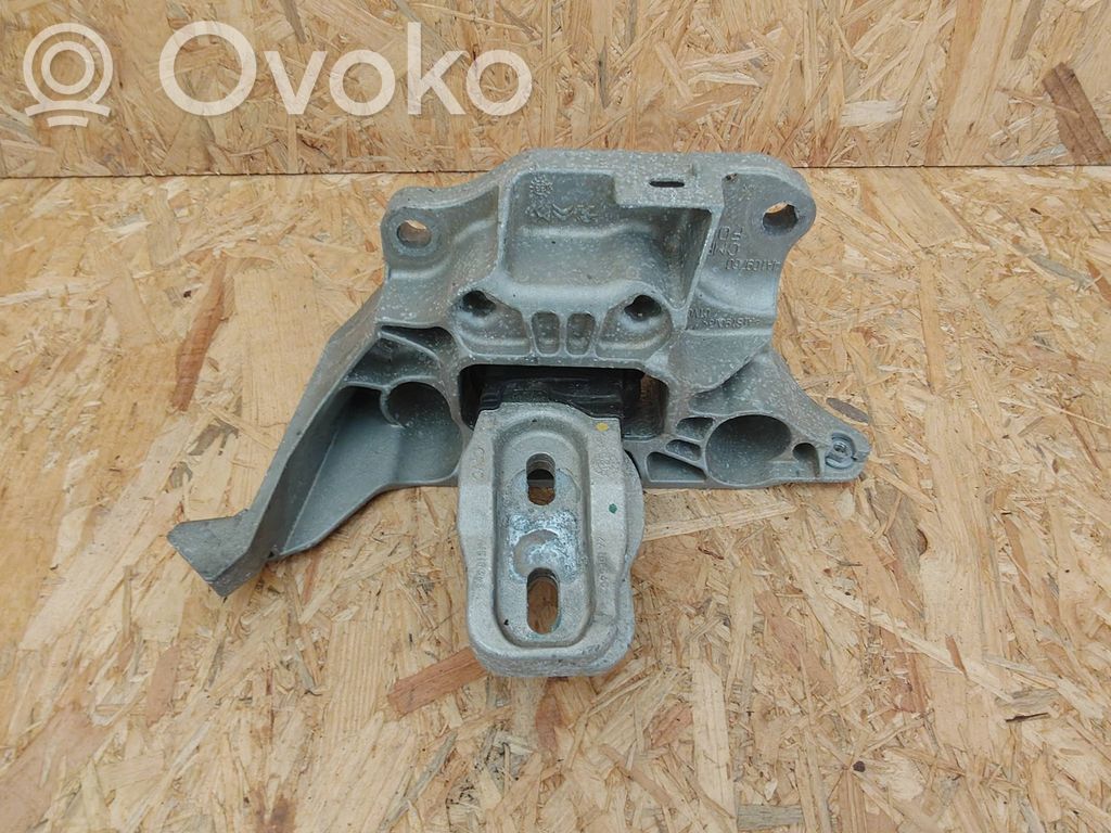 Peugeot 208 II Engine mount bracket 
