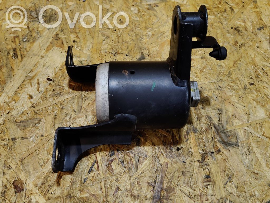 Ford Ecosport Engine mount bracket 