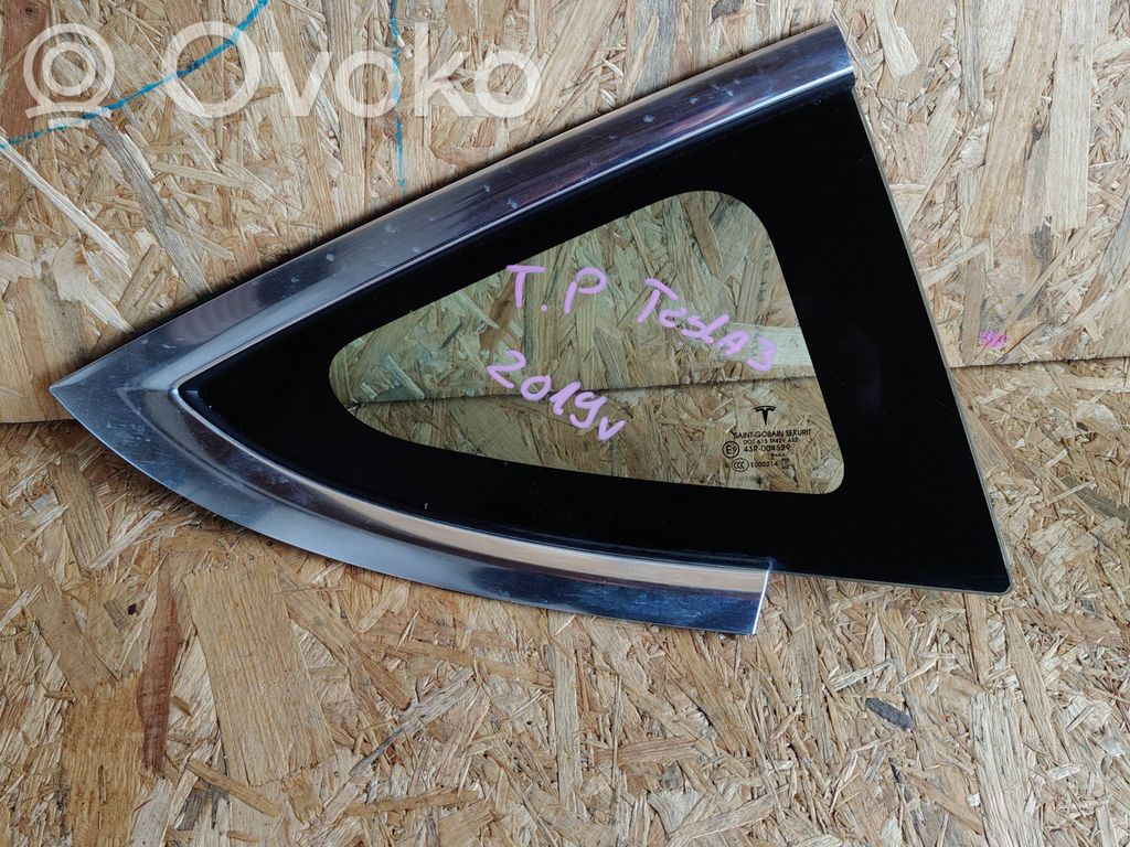 Tesla Model 3 Rear side window 