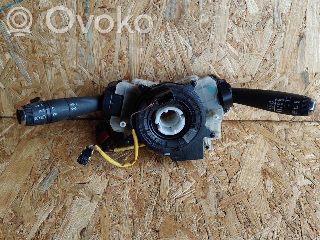 Dacia Spring Commodo, commande essuie-glace/phare 