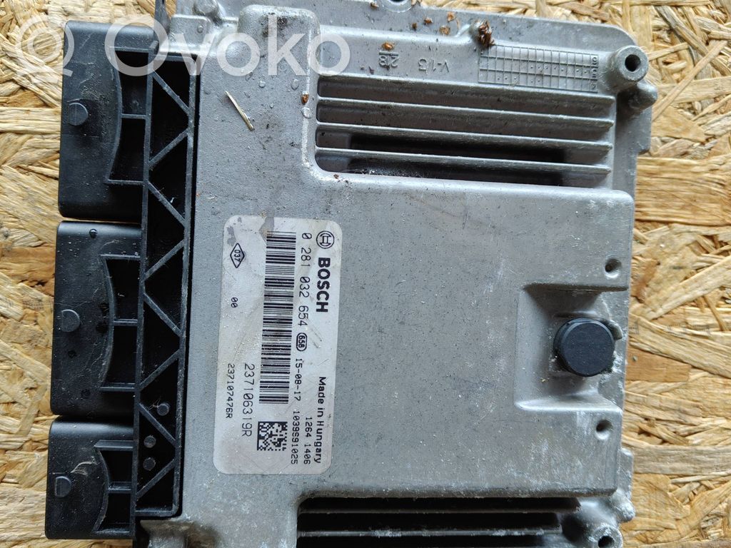 Unidad de control/módulo del motor   0281032654,237106319R