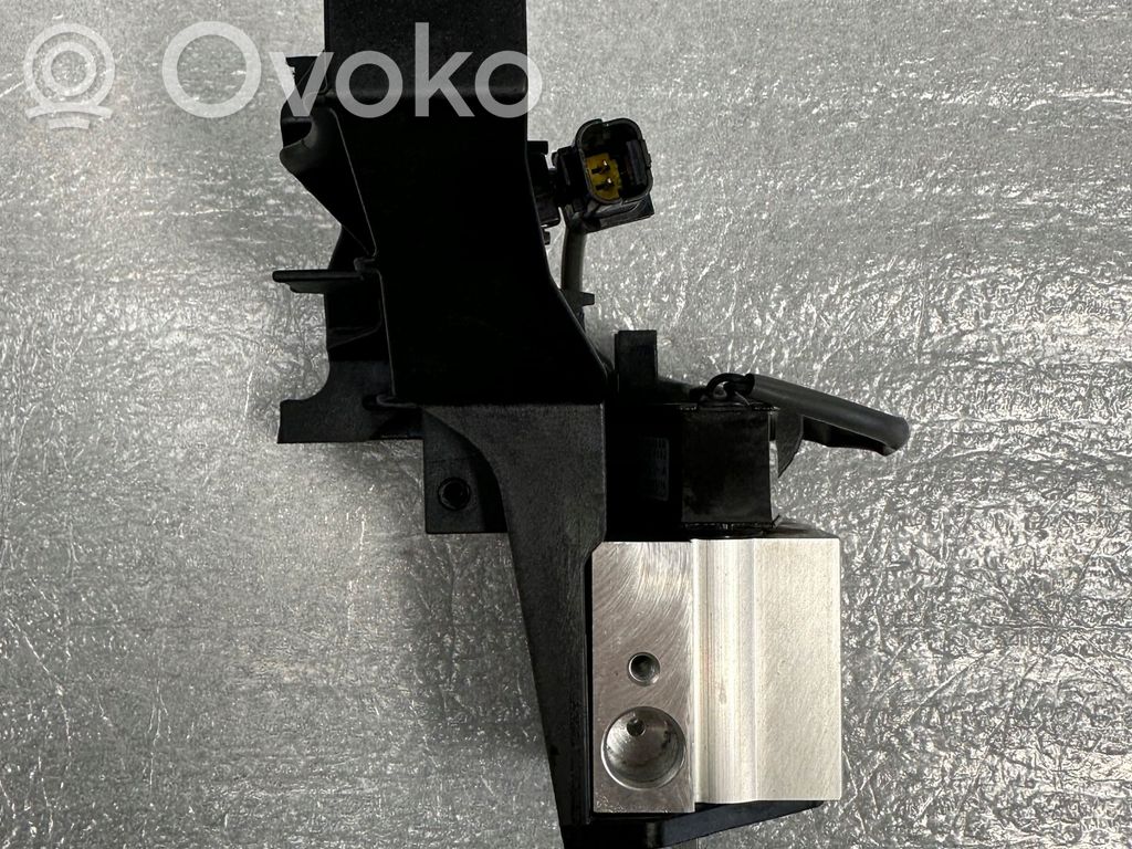 Renault Zoe Łapa / Mocowanie silnika 