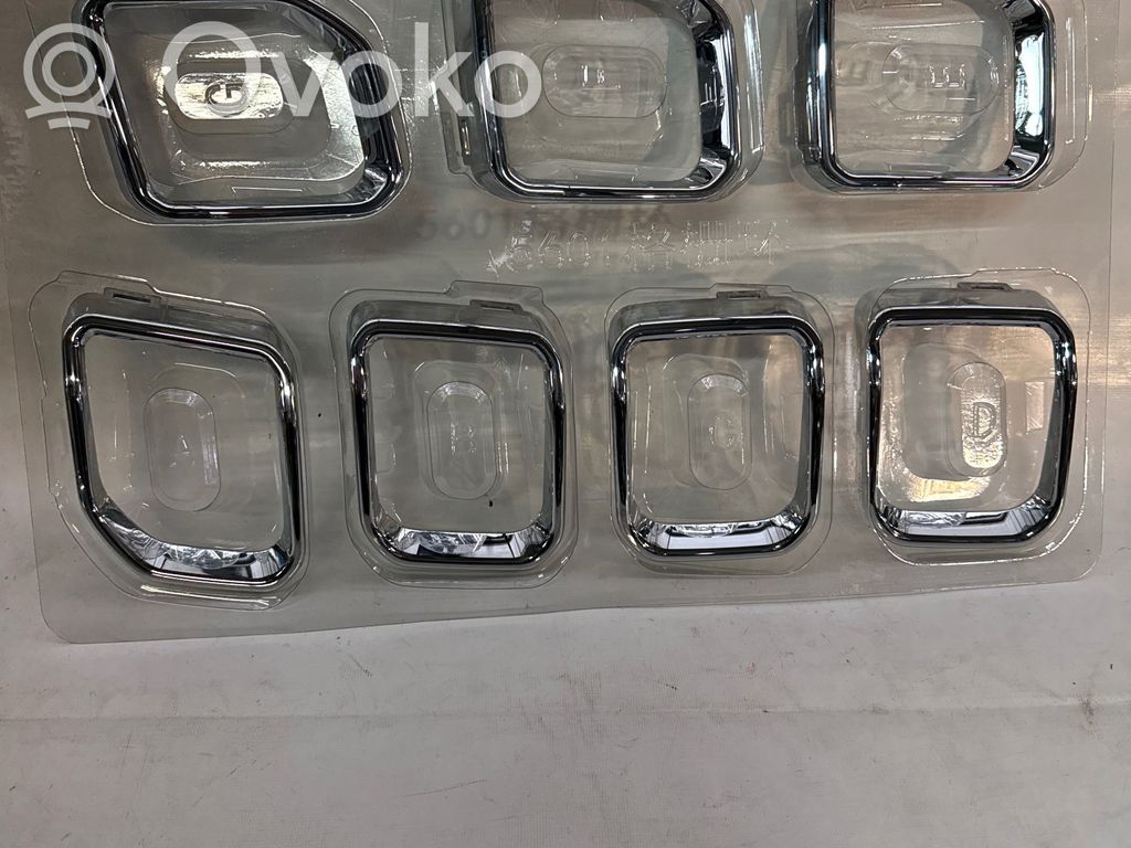Jeep Compass Augšējais režģis 