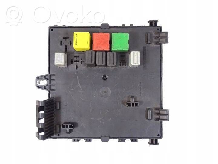 Opel Vectra C Fuse module 