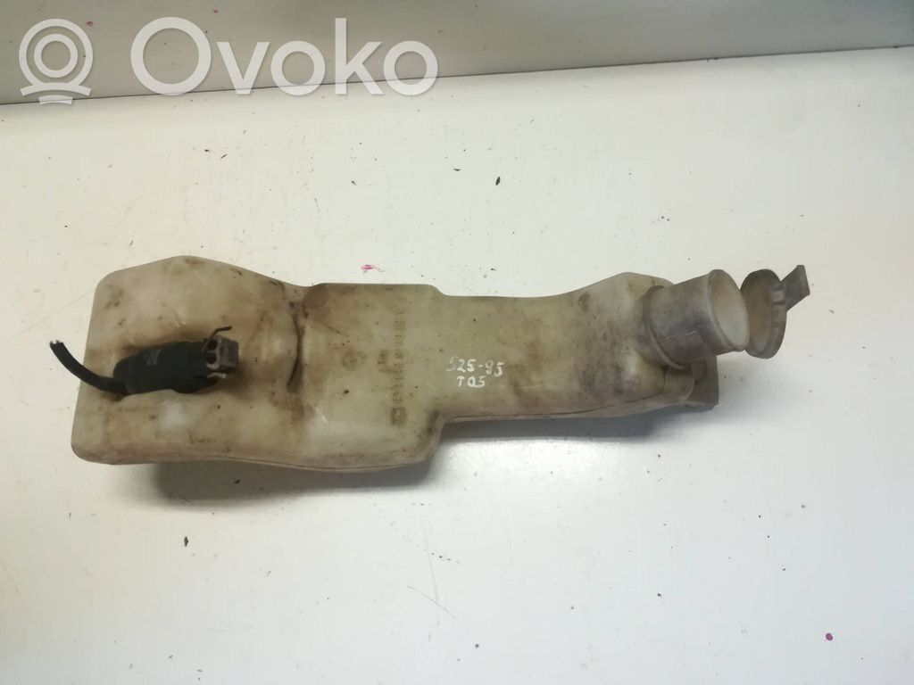 BMW 5 E34 Logu šķidruma tvertne 
