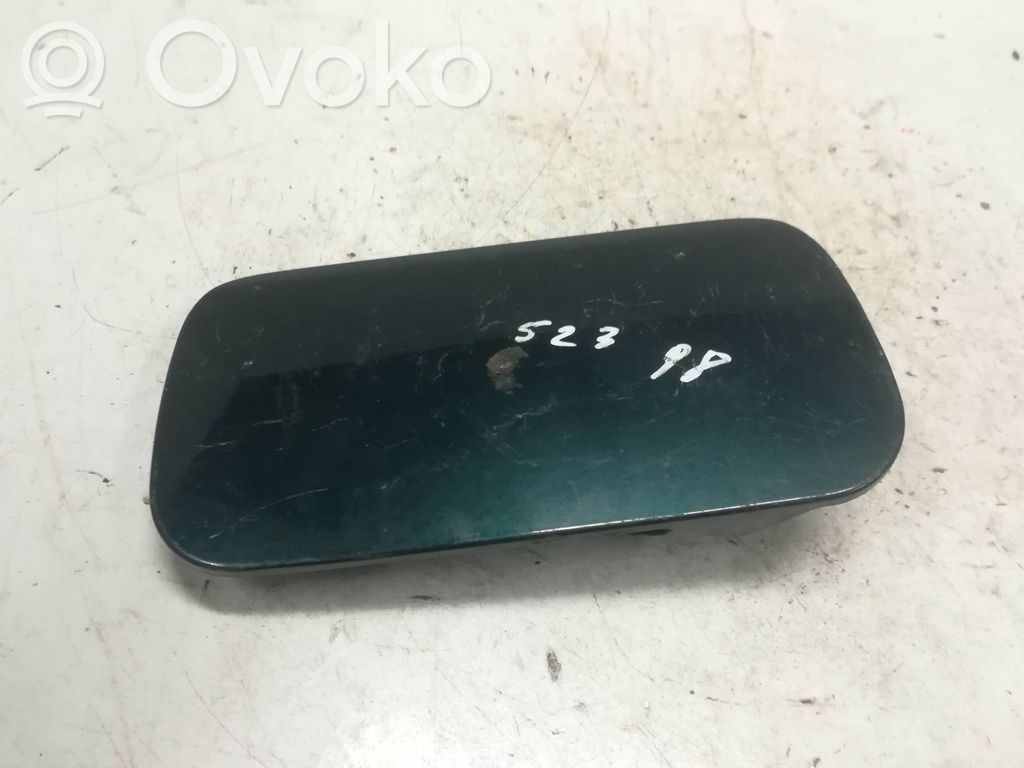 Polttoainesäiliön korkki   2122599B