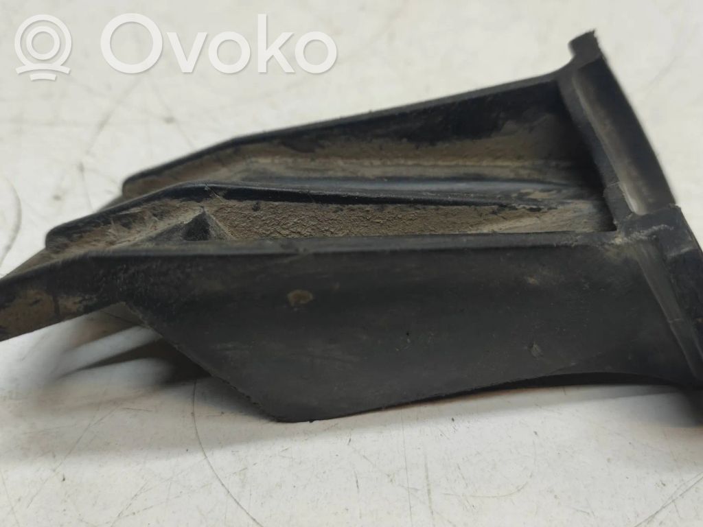 Rear bumper mounting bracket   8146096