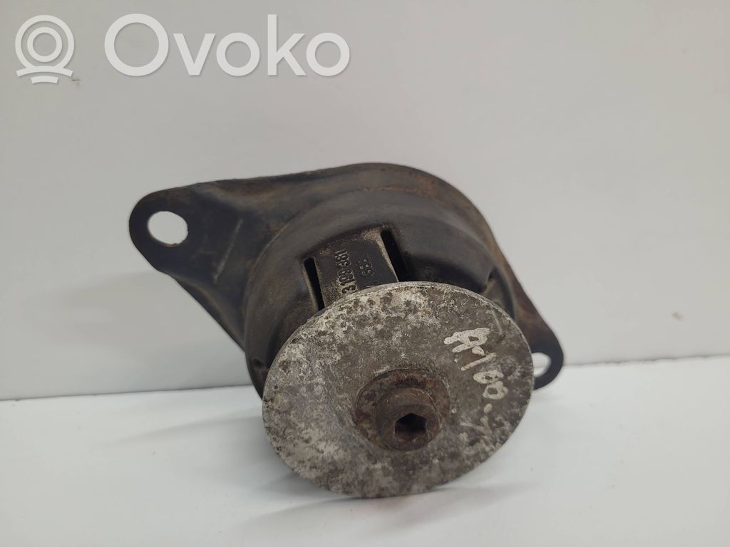 Audi 100 S4 C4 Engine mount bracket 