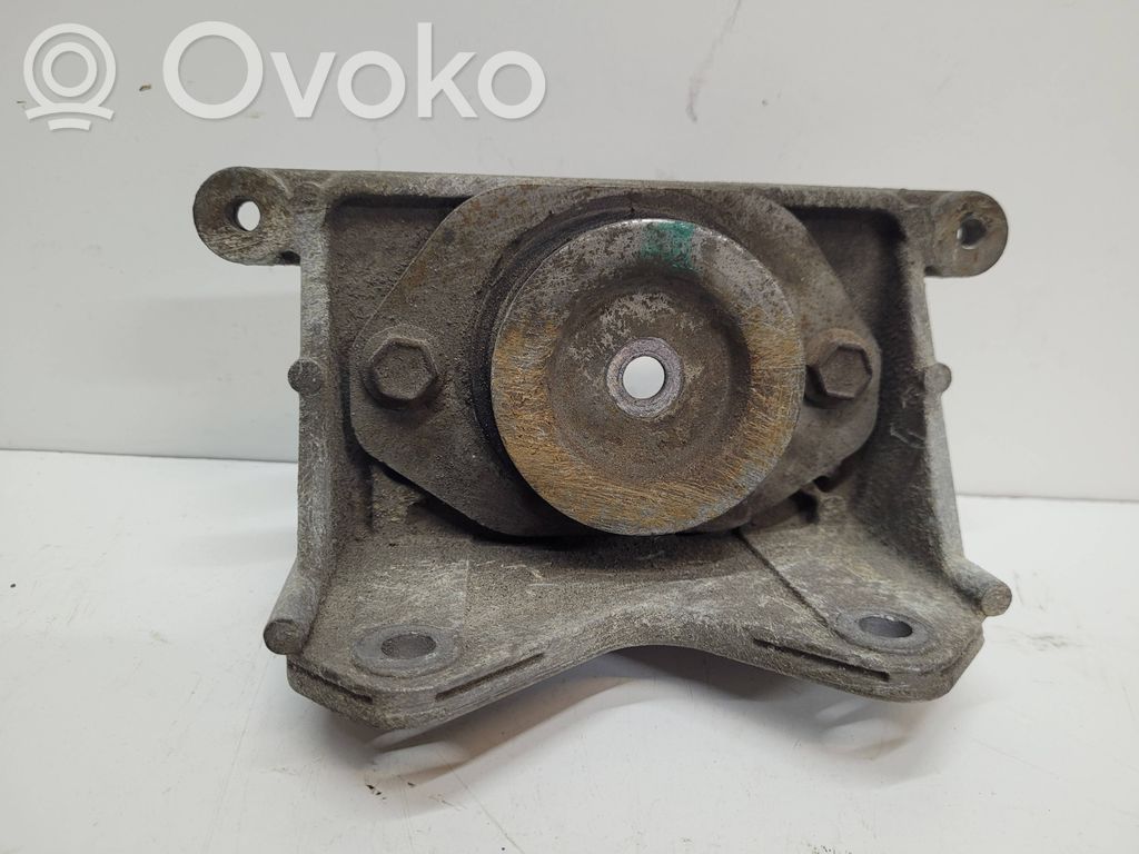 Engine mount bracket   8200712192
