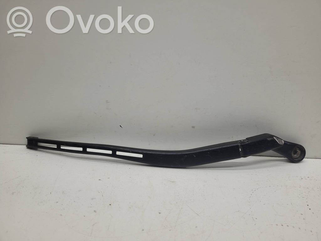 Audi A4 S4 B7 8E 8H Wischerarm vorne 