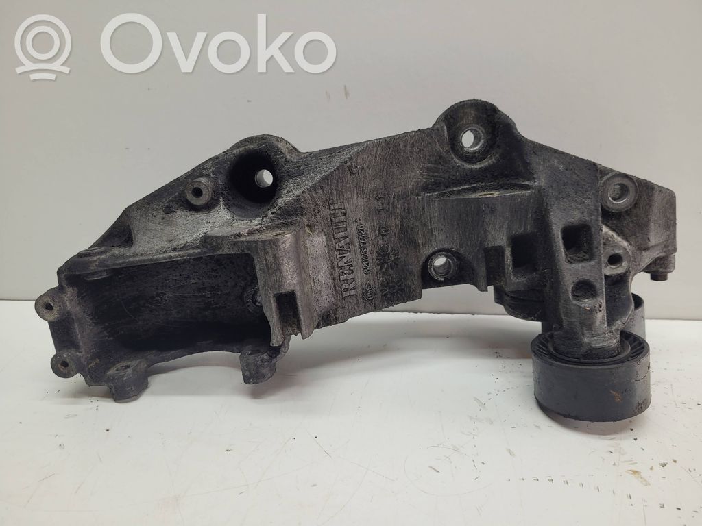 Nissan Primastar Supporto del generatore/alternatore 