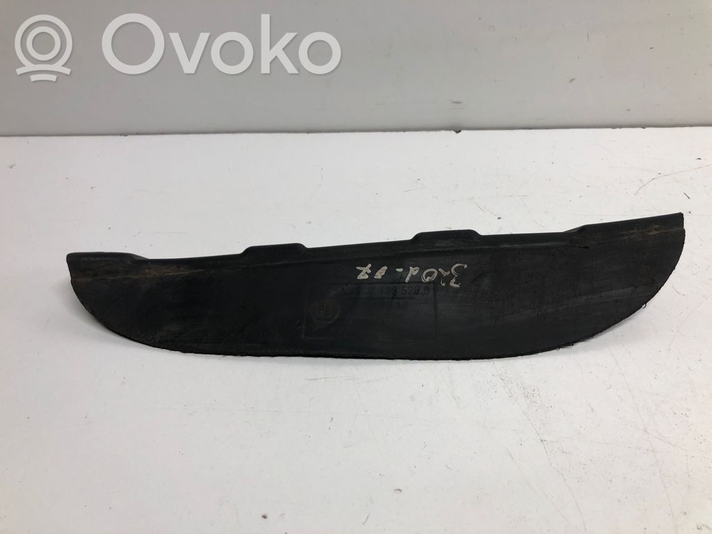 Eturoiskeläppä   7136526