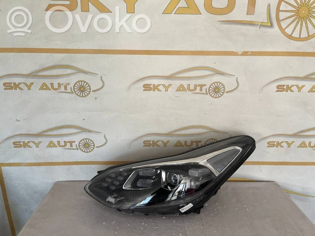 KIA Sportage Lampa przednia 
