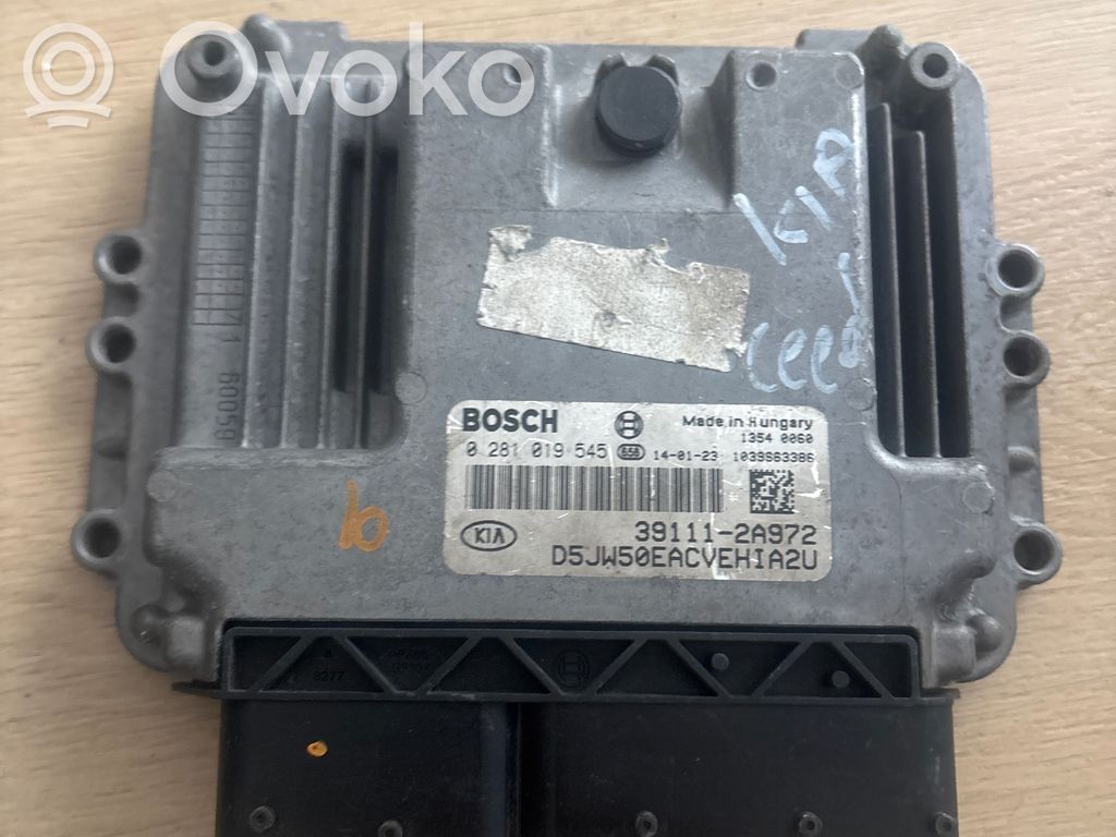 Unidad de control/módulo del motor   391112A972,0281019545