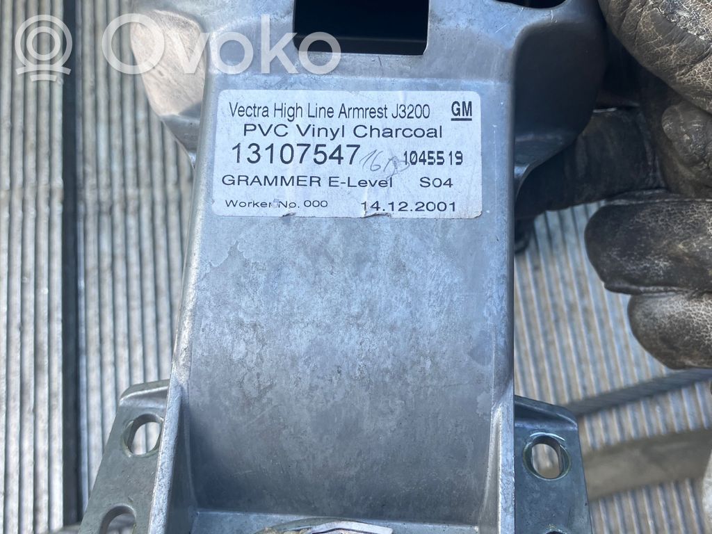 Armrest   13107547,1045519