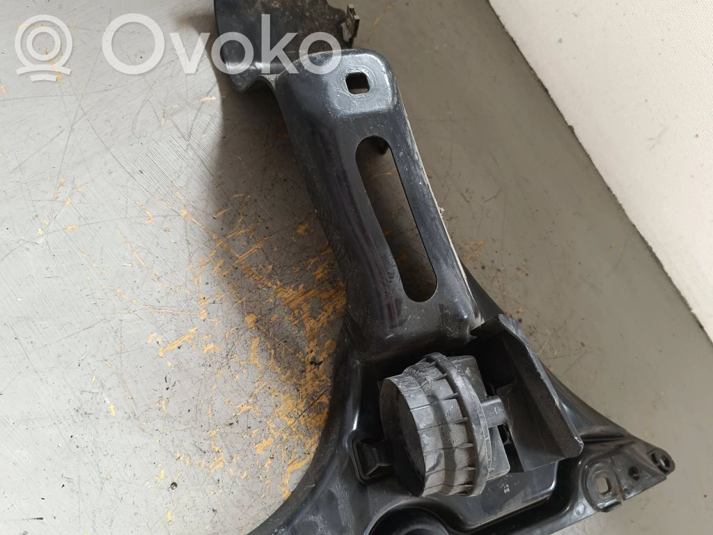 Rear bumper mounting bracket   7178186,11460915