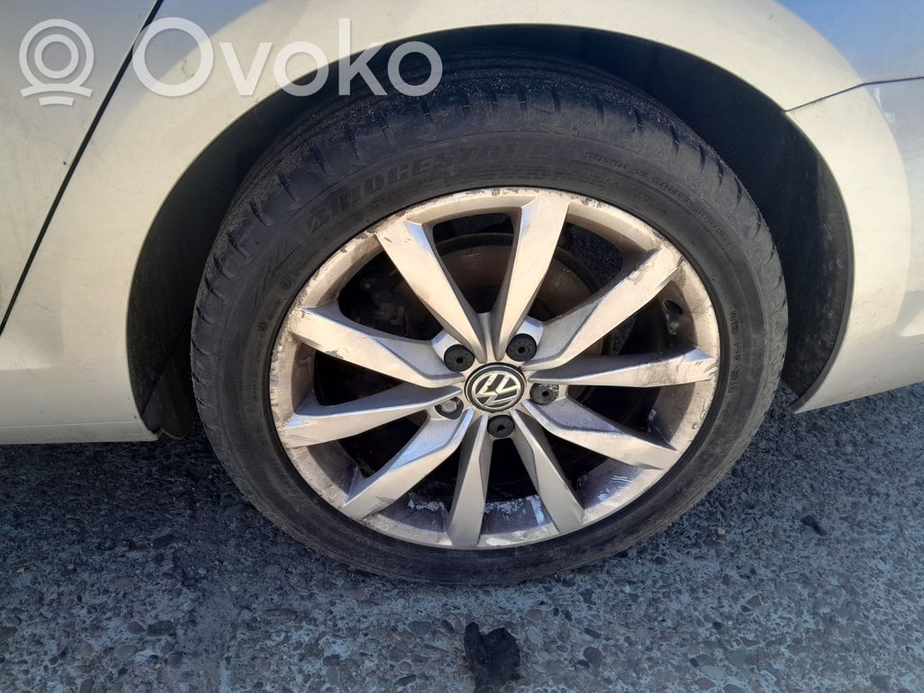 Volkswagen Golf VII Llanta de acero R15 