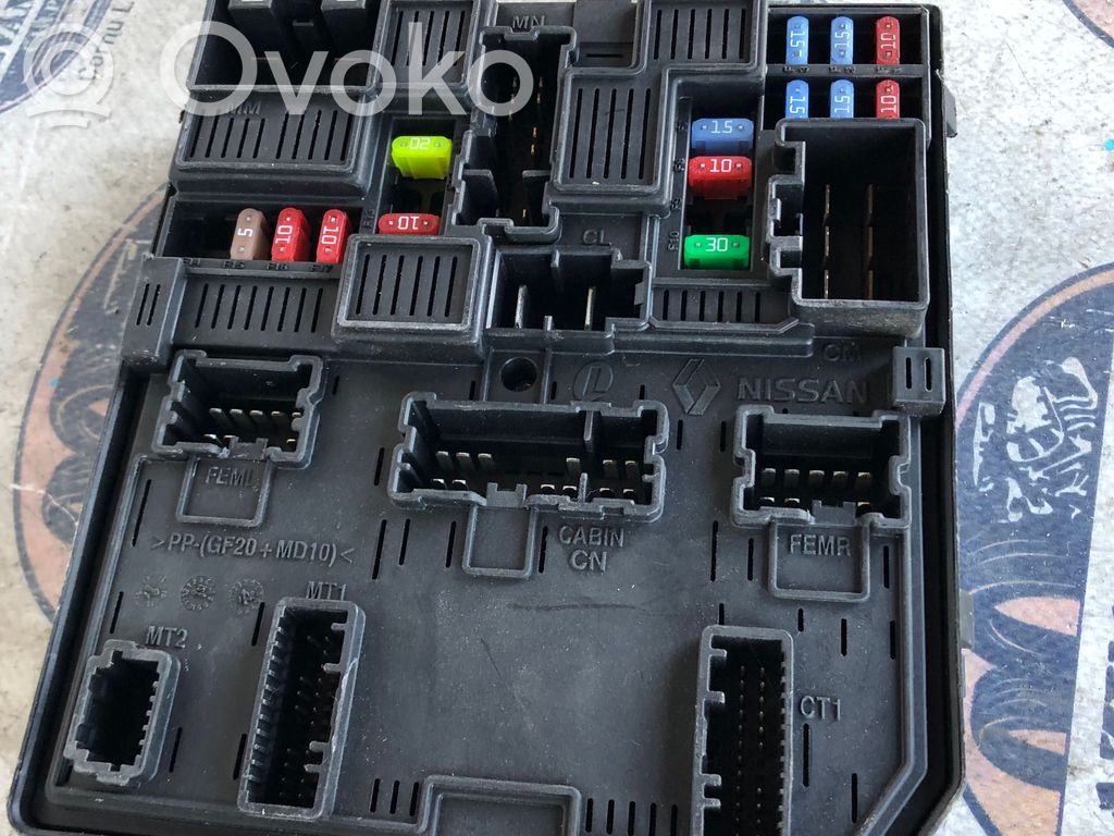Nissan X-Trail T30 Fuse module 