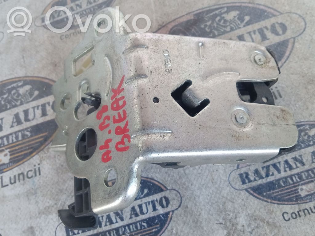Audi A4 S4 B8 8K Spoiler tylnej szyby klapy bagażnika 