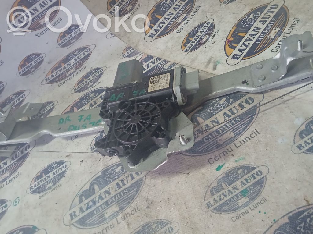 Dacia Duster Elektryczny podnośnik szyby drzwi przednich 