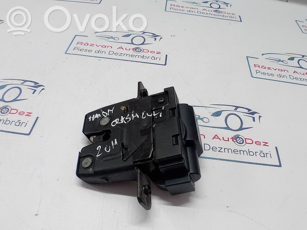 Nissan Qashqai Спойлер заднего стекла 
