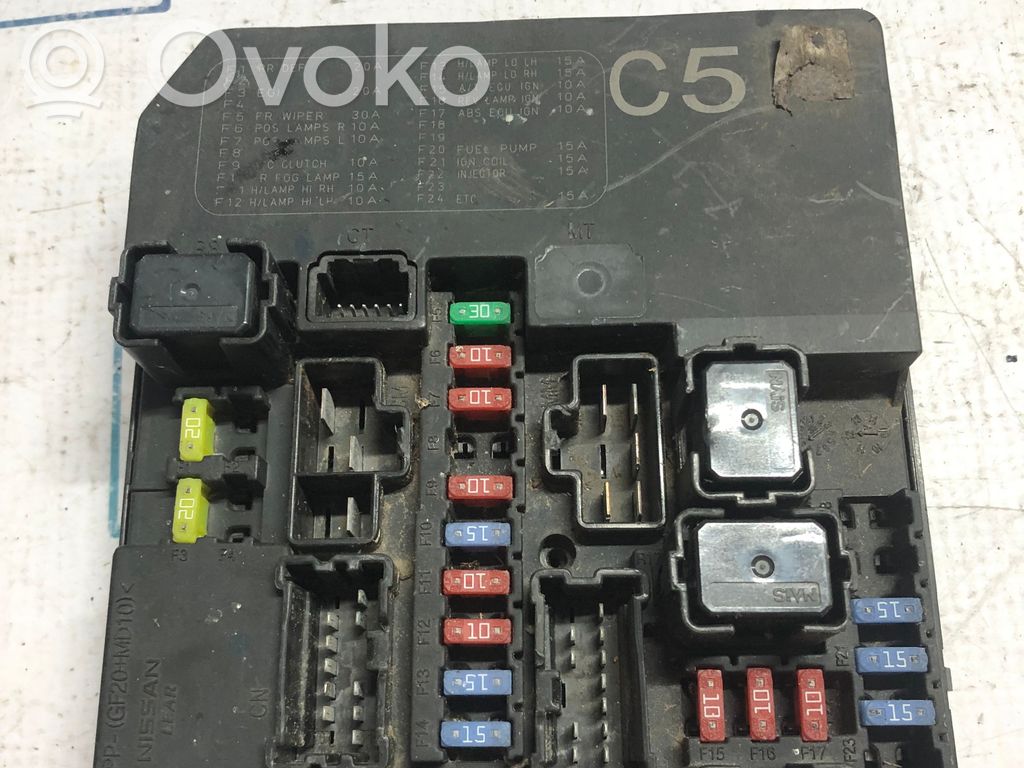 Nissan Juke I F15 Fuse module 