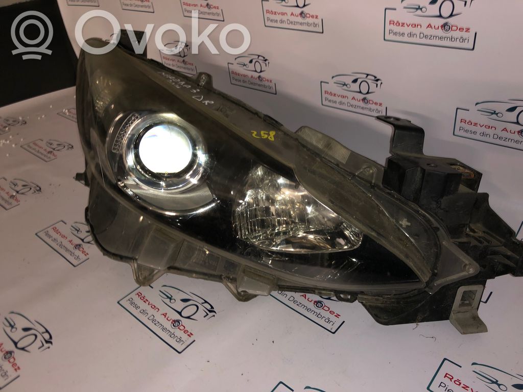 Mazda 3 Lampa przednia 