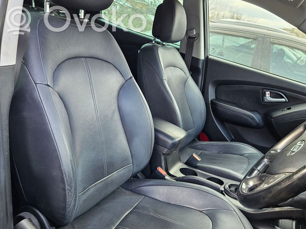 Interior set