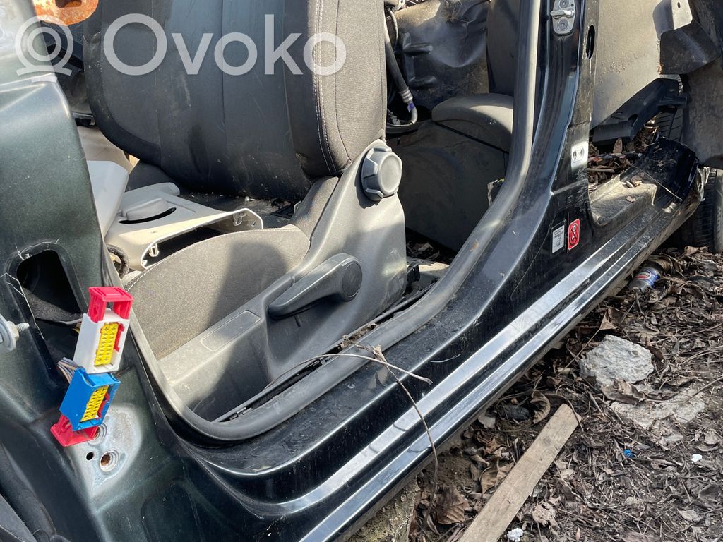 Citroen C4 X Front sill (body part) 