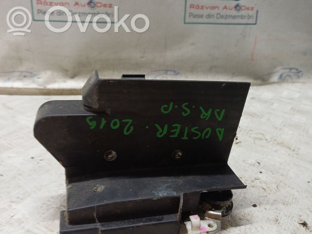 Dacia Duster Takaoven lukko 
