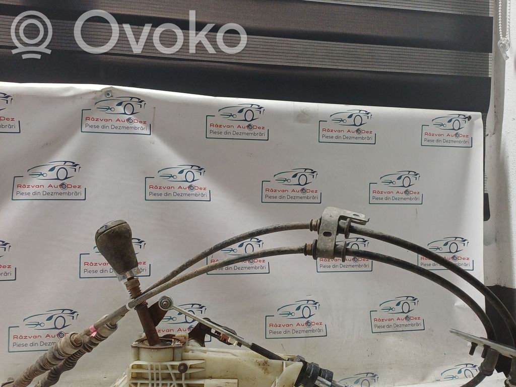 Pavarų perjungimo traukė