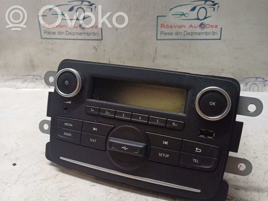 Dacia Logan I Navigation unit CD/DVD player 