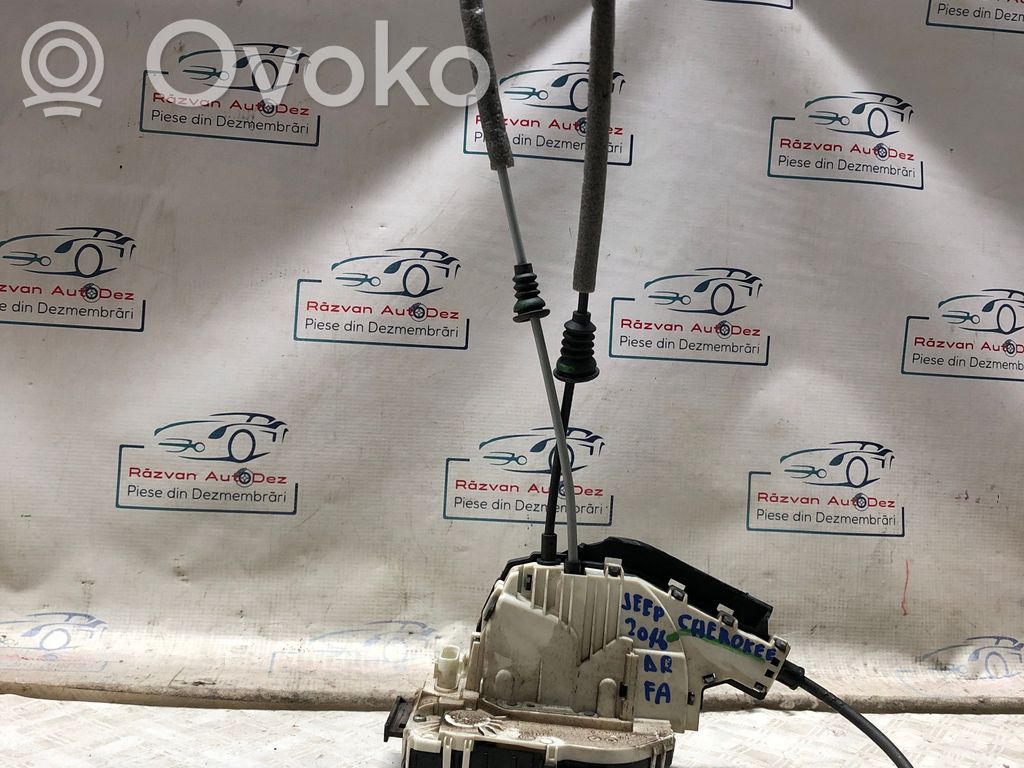 Jeep Cherokee Zamek drzwi przednich 