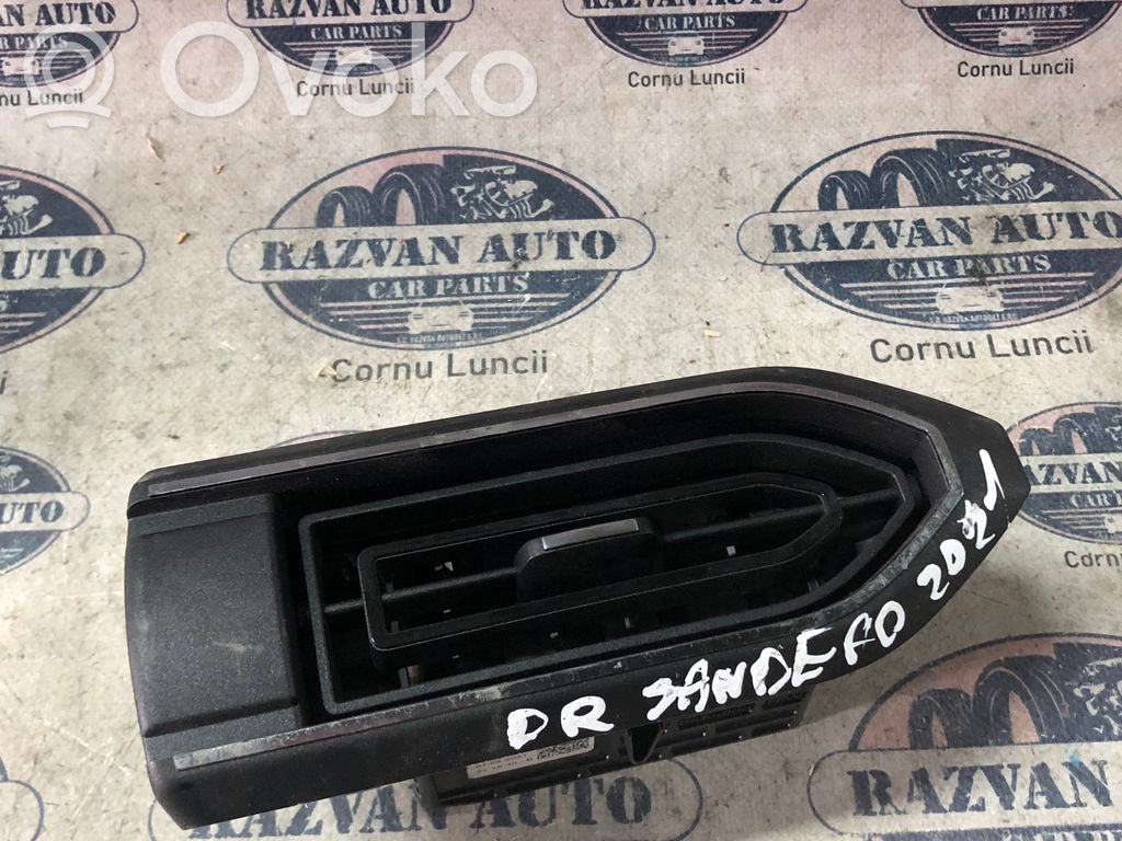 Dacia Sandero II Centrinės oro grotelės 
